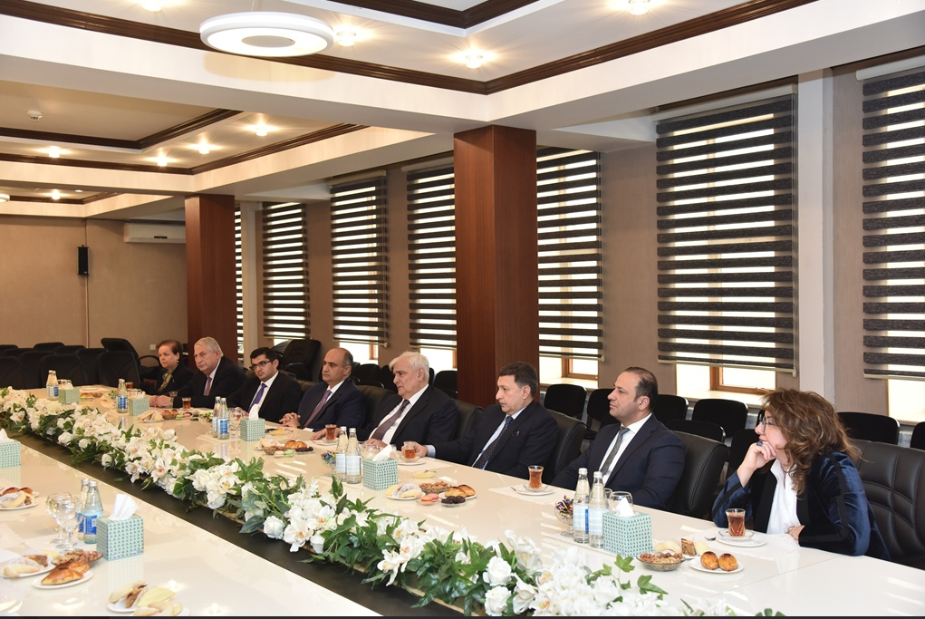 Tahir Budaqov rektorlarla görüş keçirdi - FOTOLAR